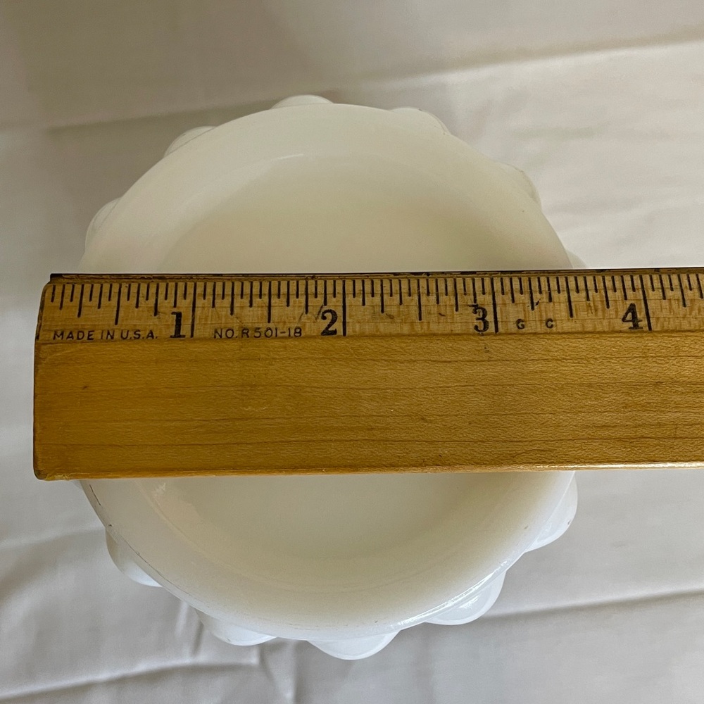 VINTAGE Milk Glass Ribbed Vase - Picture 4 of 5